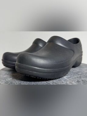 Crocs Neria Solid Black Clogs Shoes 11 Slip On Rubber